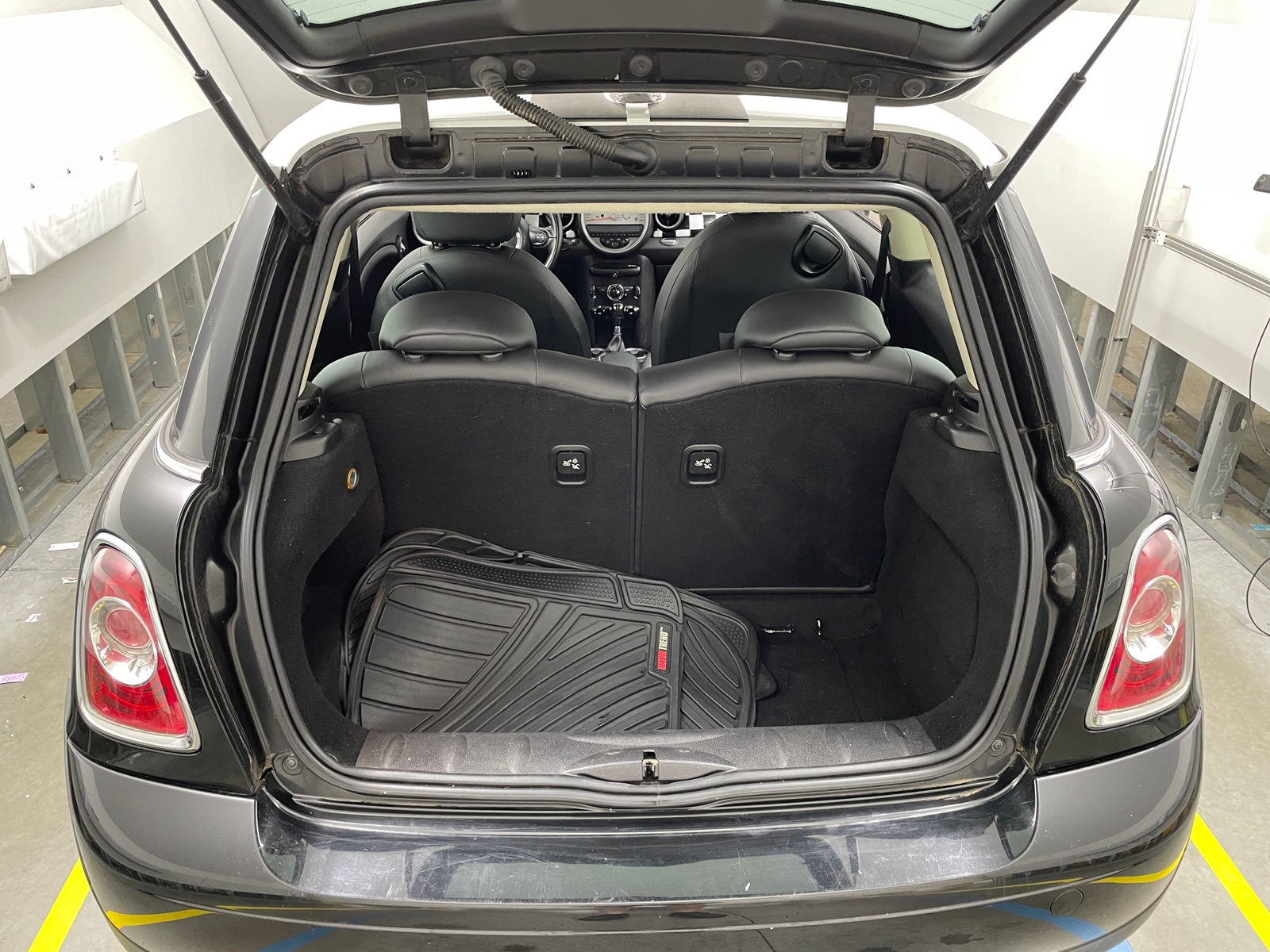 Thumbnail: 2013 MINI Cooper Hardtop - 6