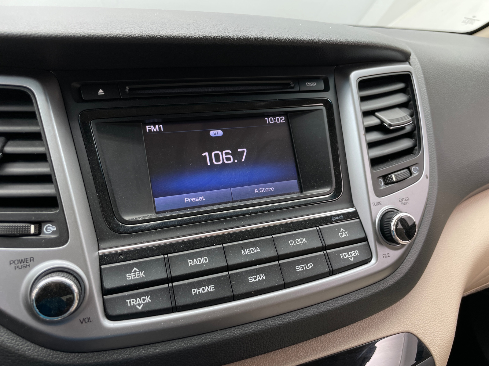 Thumbnail: 2017 Hyundai Tucson - 4