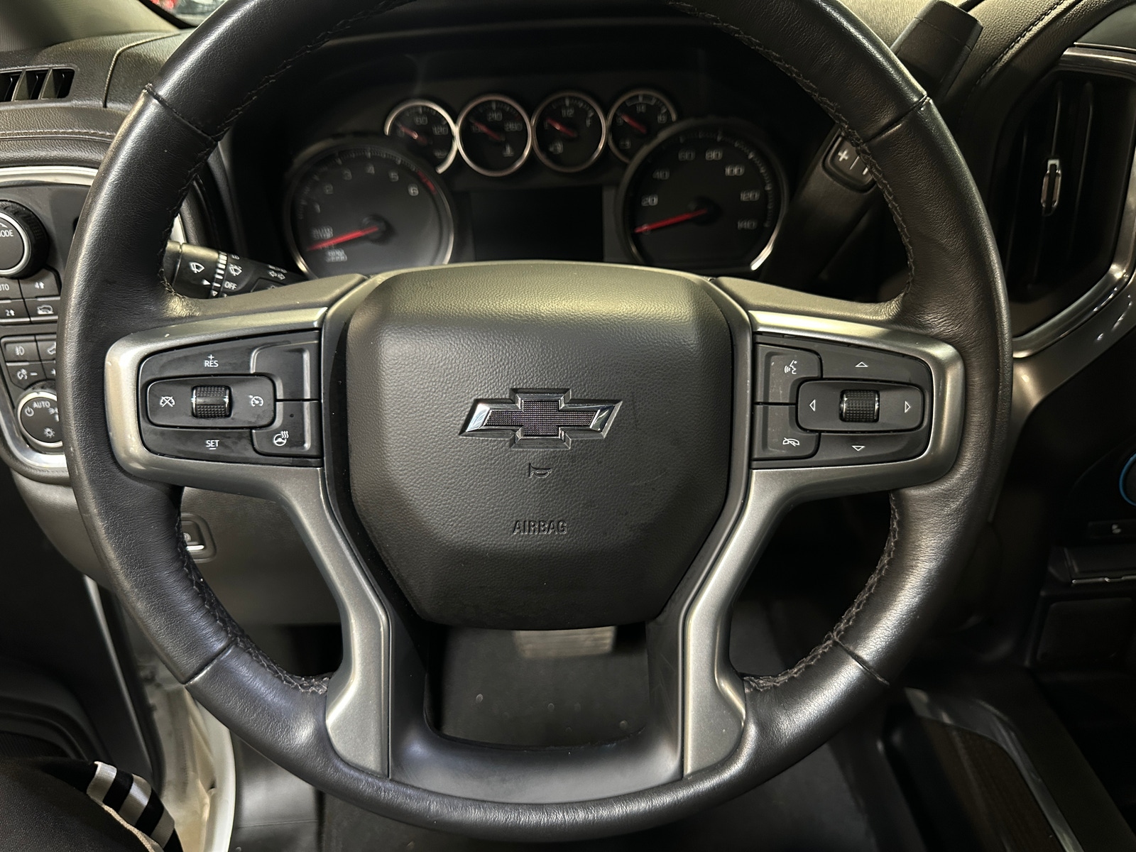 Thumbnail: 2022 Chevrolet Silverado 1500 - 5