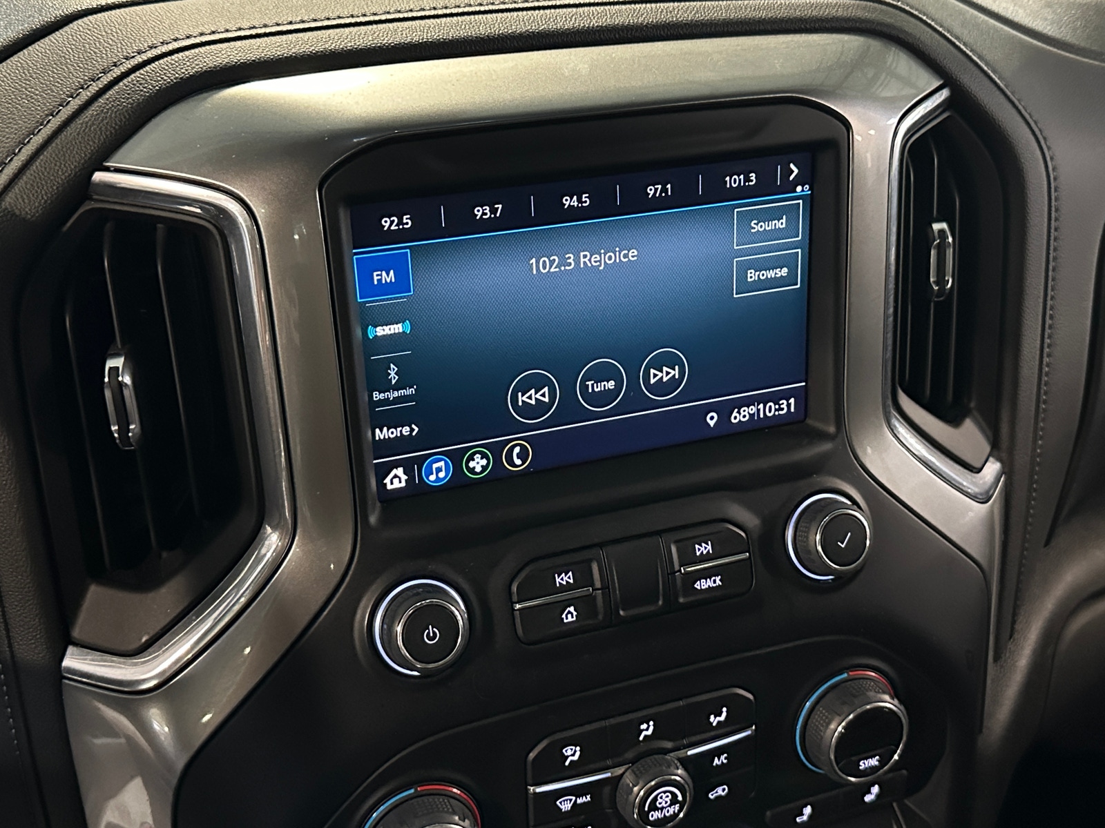 Thumbnail: 2022 Chevrolet Silverado 1500 - 4