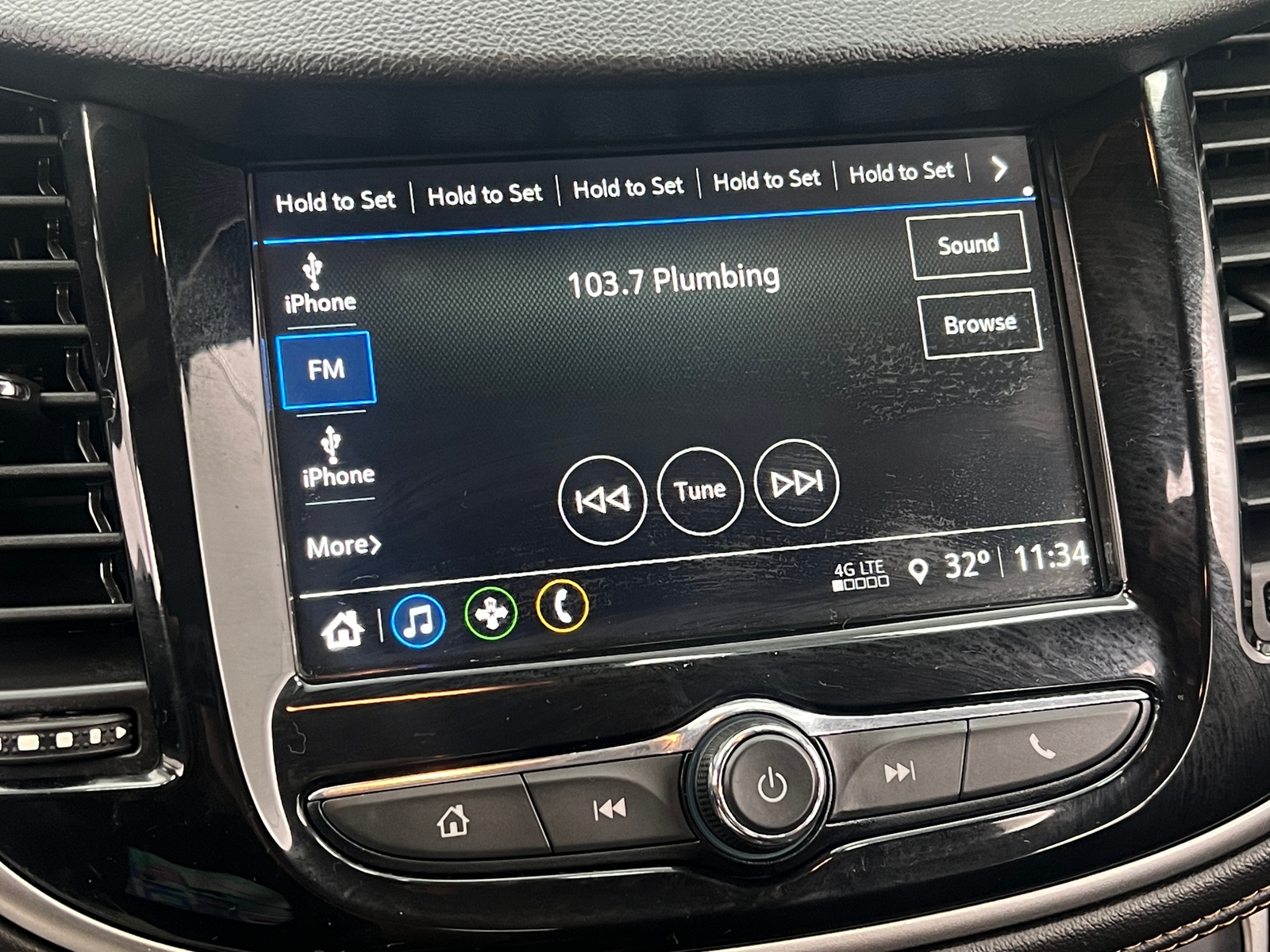 Thumbnail: 2018 Chevrolet Trax - 4