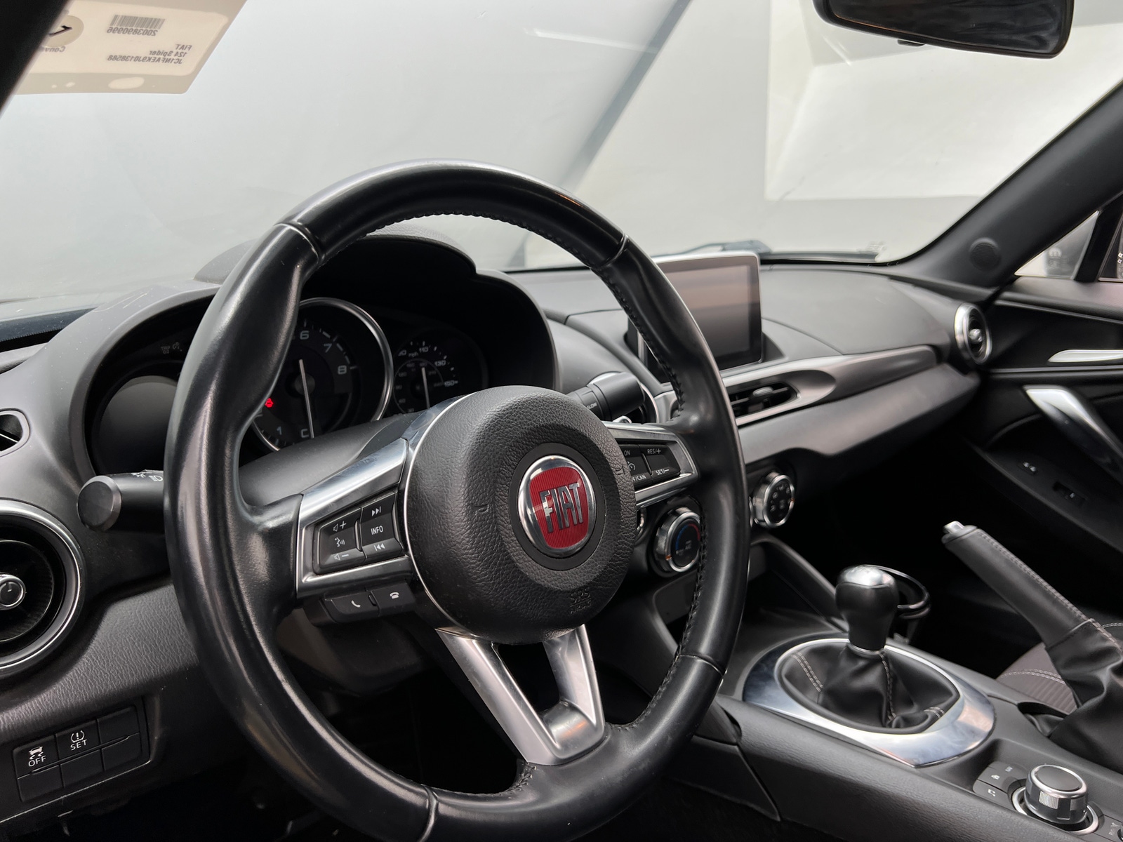 Thumbnail: 2018 Fiat 124 Spider - 5