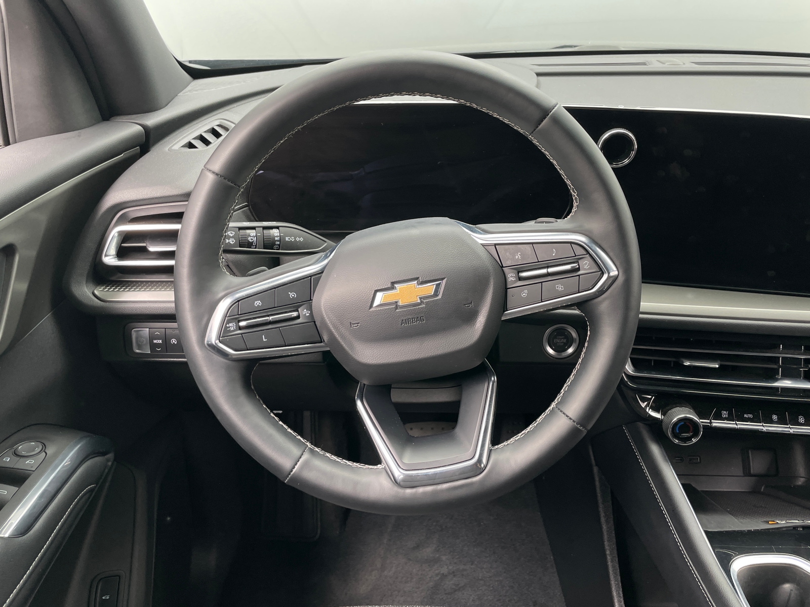 Thumbnail: 2025 Chevrolet Traverse - 5