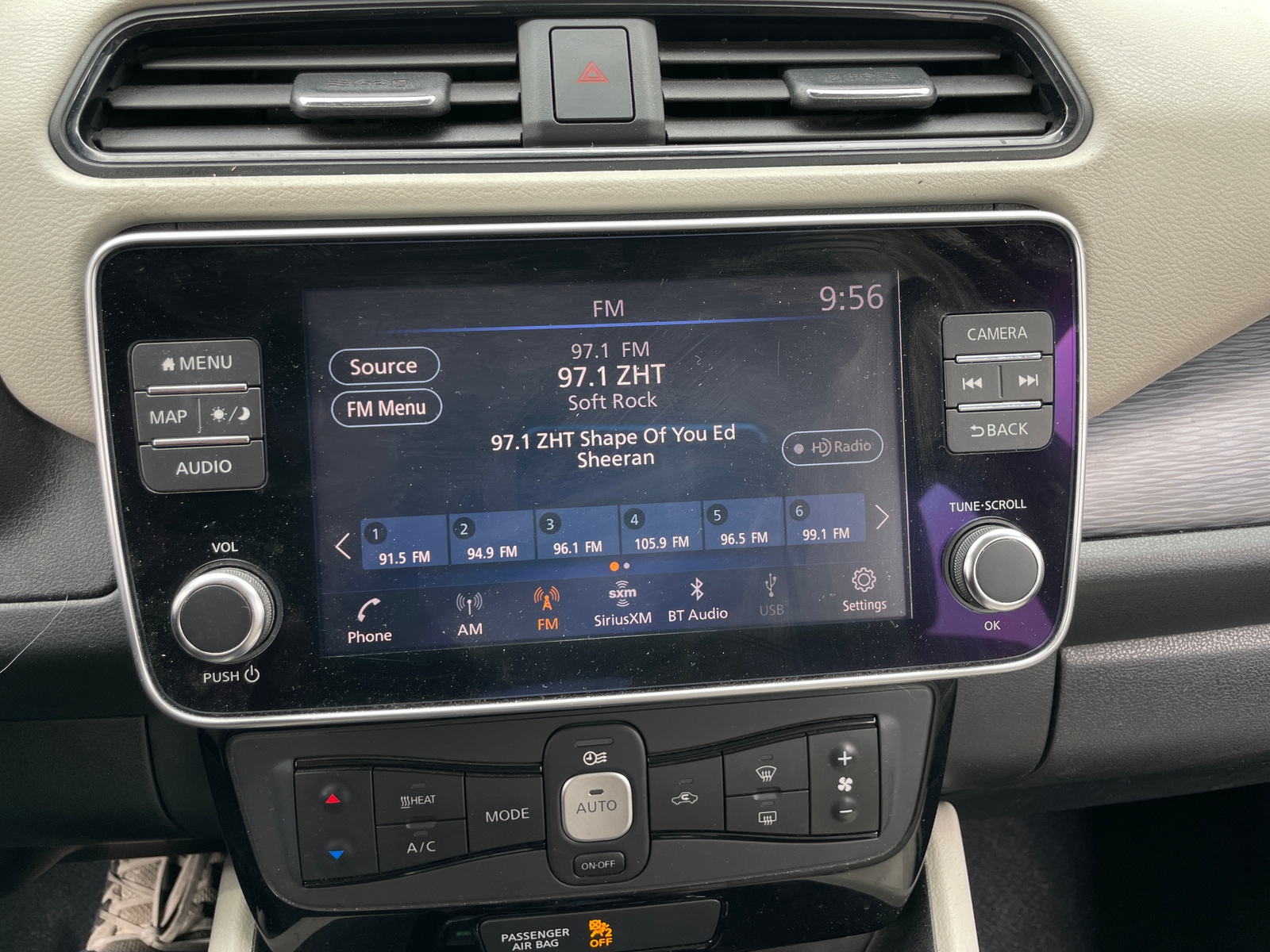 Thumbnail: 2019 Nissan Leaf - 4
