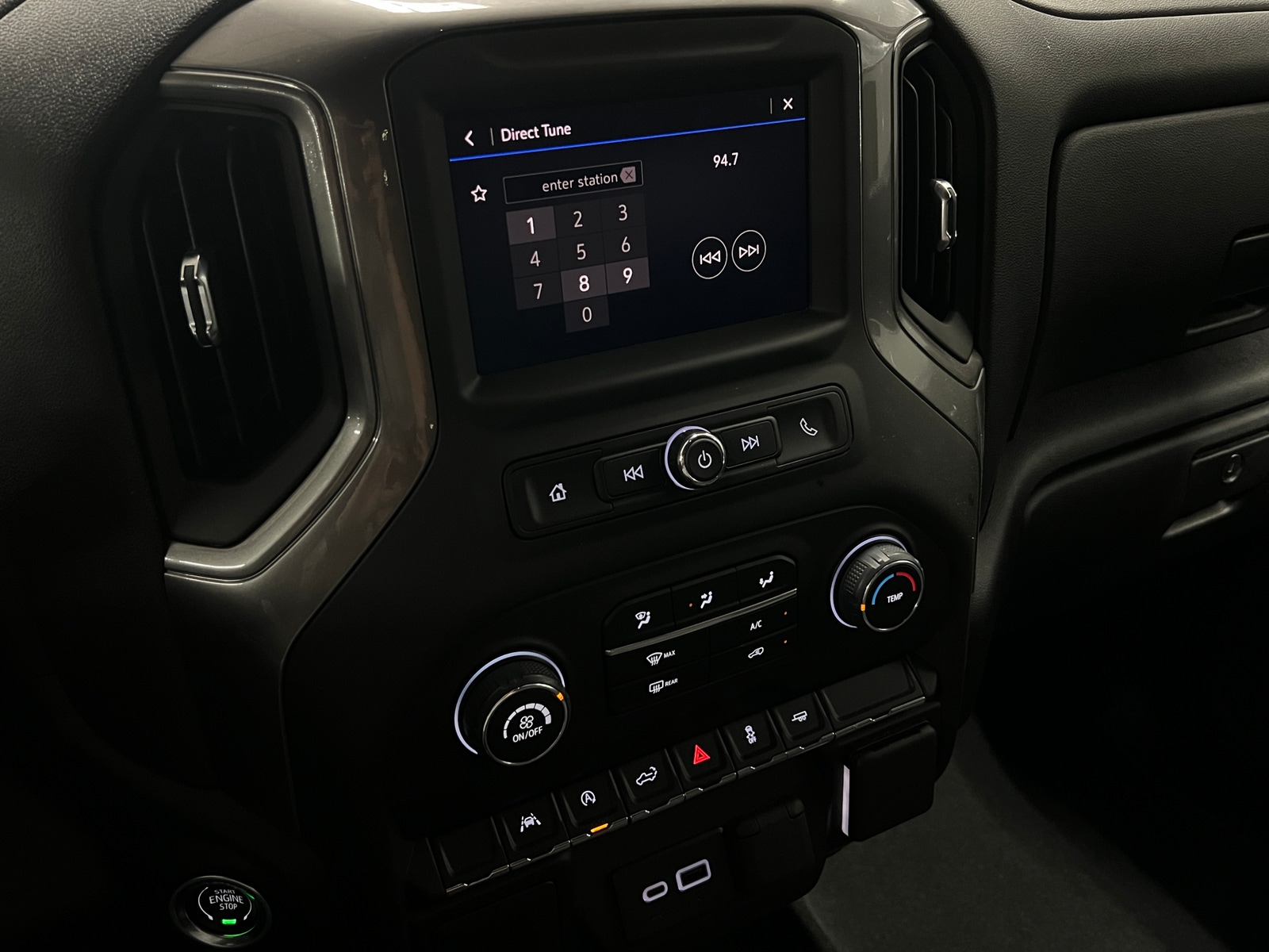 Thumbnail: 2025 Chevrolet Silverado 1500 - 4