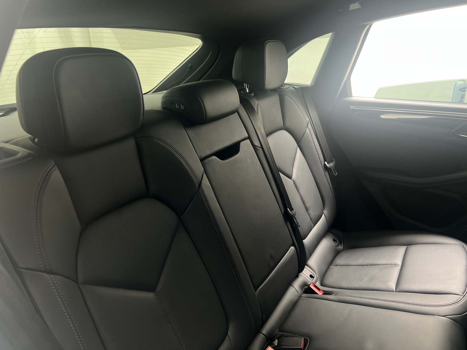 Thumbnail: 2022 Porsche Macan - 5