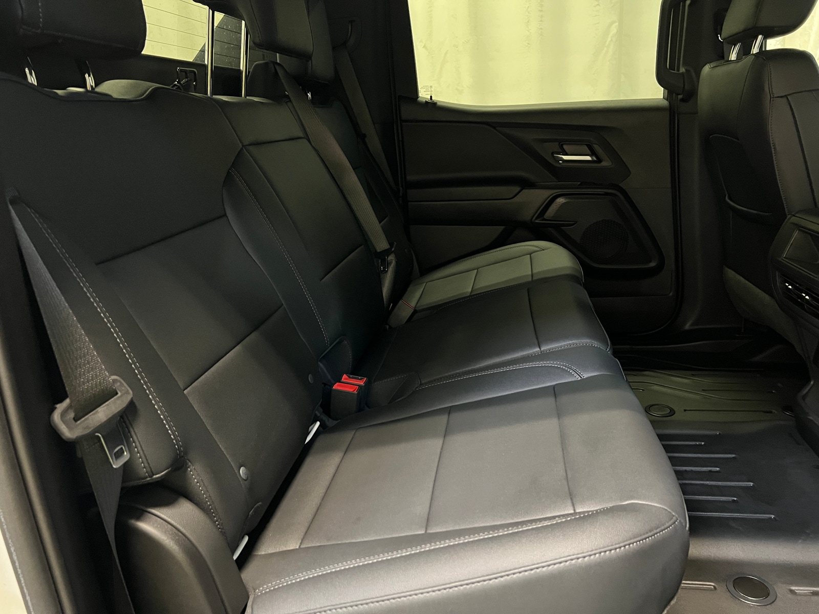 Thumbnail: 2024 Chevrolet Silverado EV - 6
