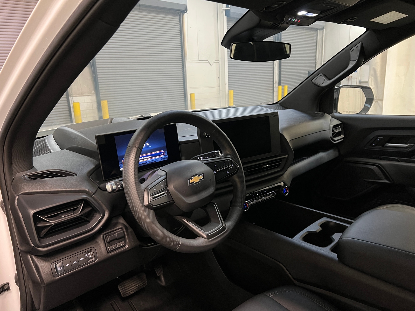 Thumbnail: 2024 Chevrolet Silverado EV - 3