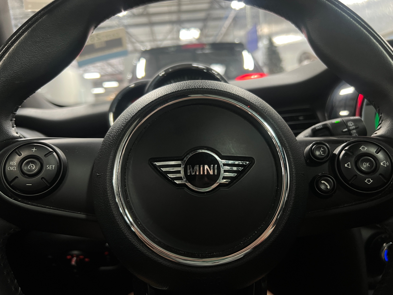Thumbnail: 2019 MINI Cooper Hardtop - 4