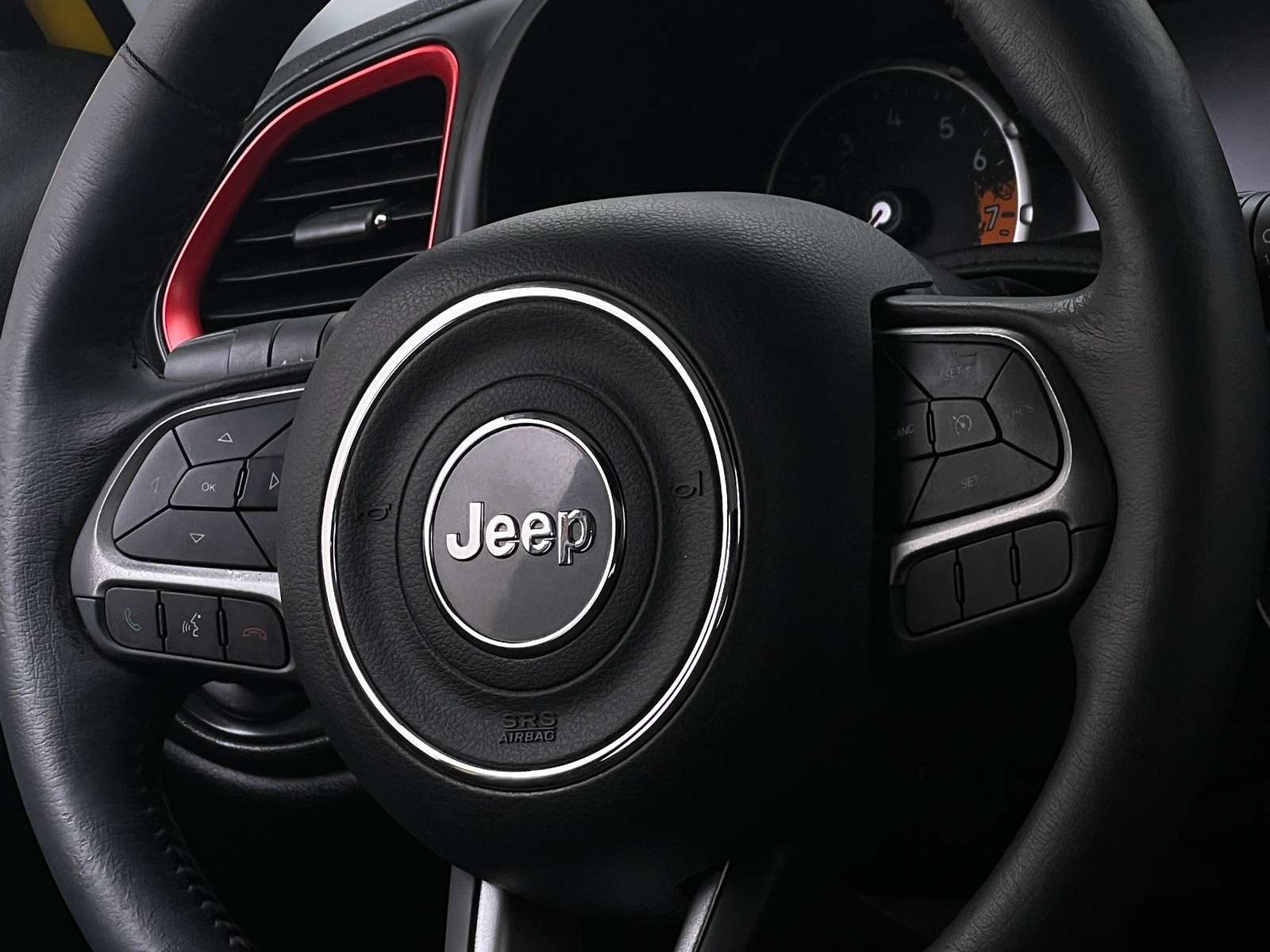 Thumbnail: 2016 Jeep Renegade - 5