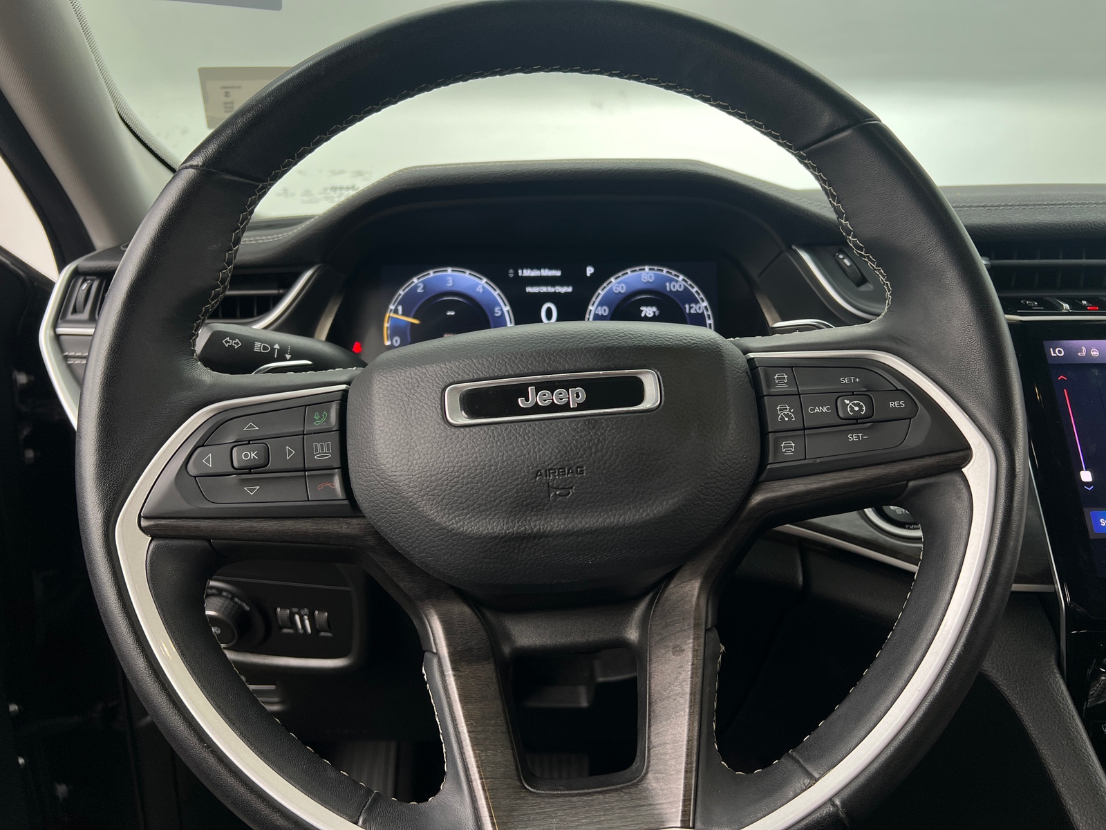 Thumbnail: 2022 Jeep Grand Cherokee - 4