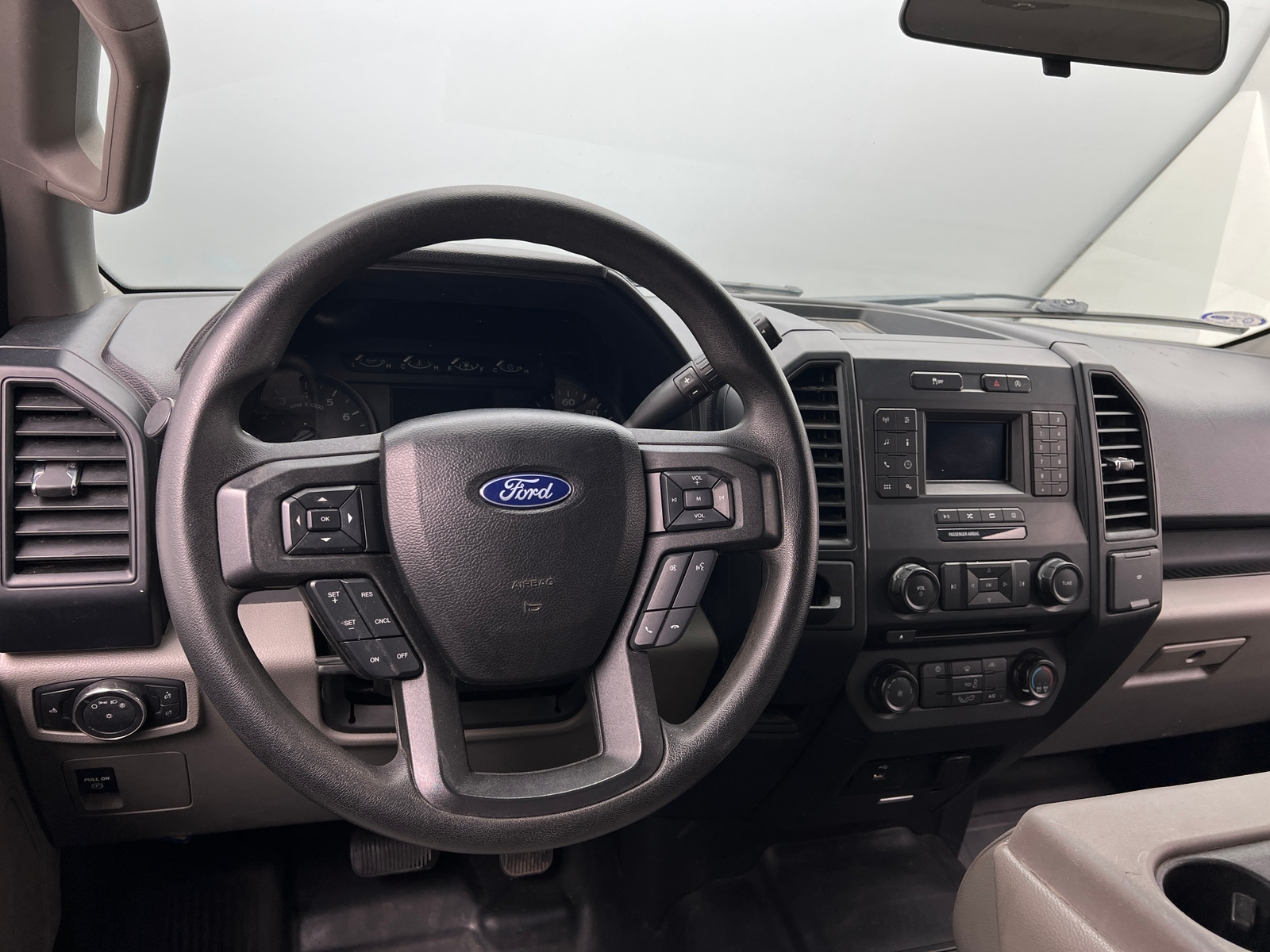 Thumbnail: 2018 Ford Econoline - 5
