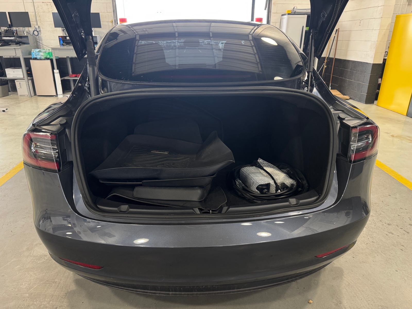 Thumbnail: 2023 Tesla Model 3 - 6