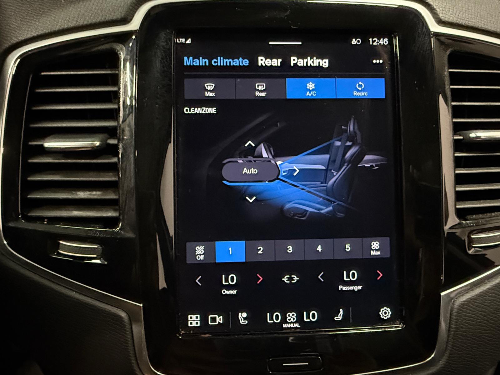Thumbnail: 2024 Volvo XC90 - 3