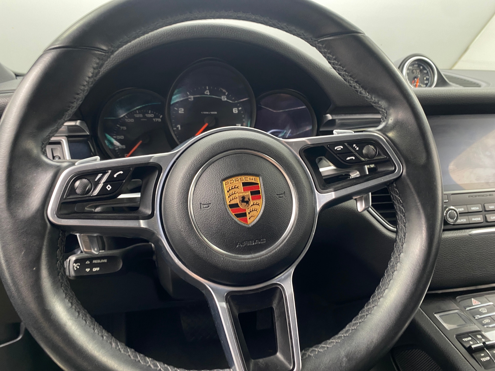 Thumbnail: 2018 Porsche Macan - 4