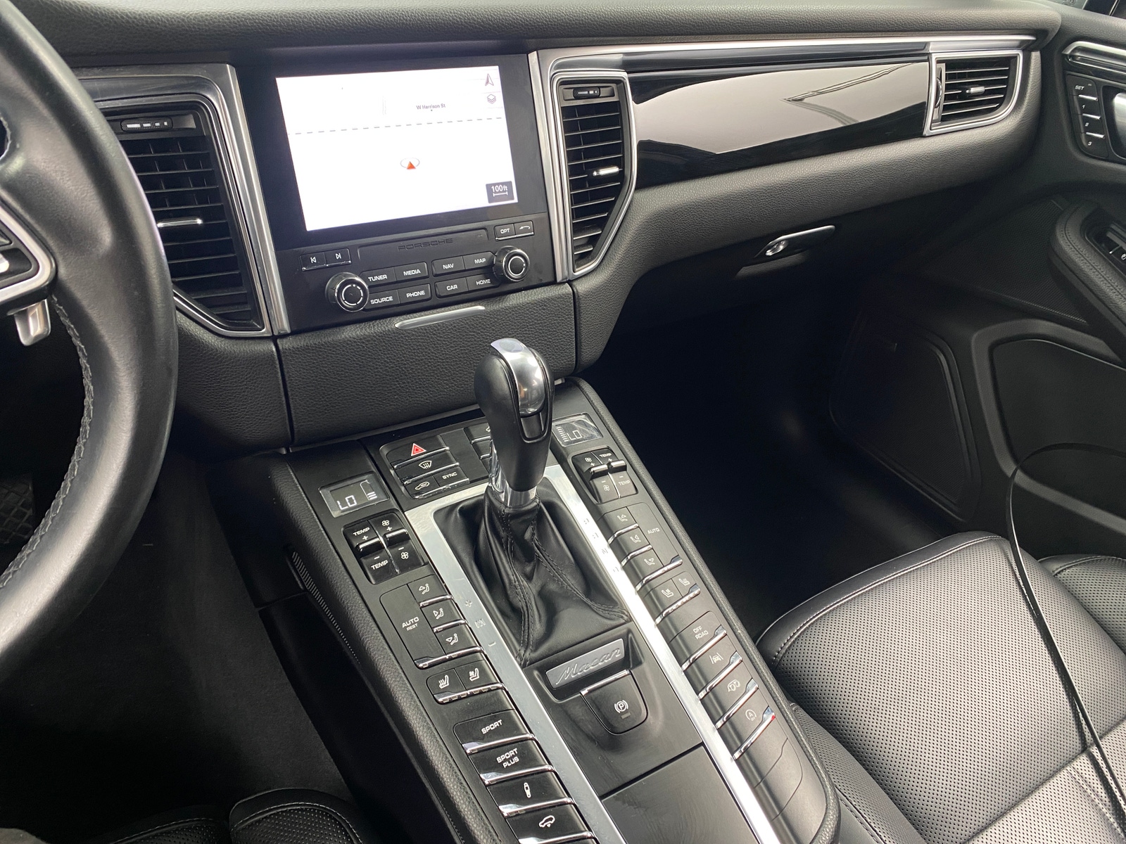 Thumbnail: 2018 Porsche Macan - 3