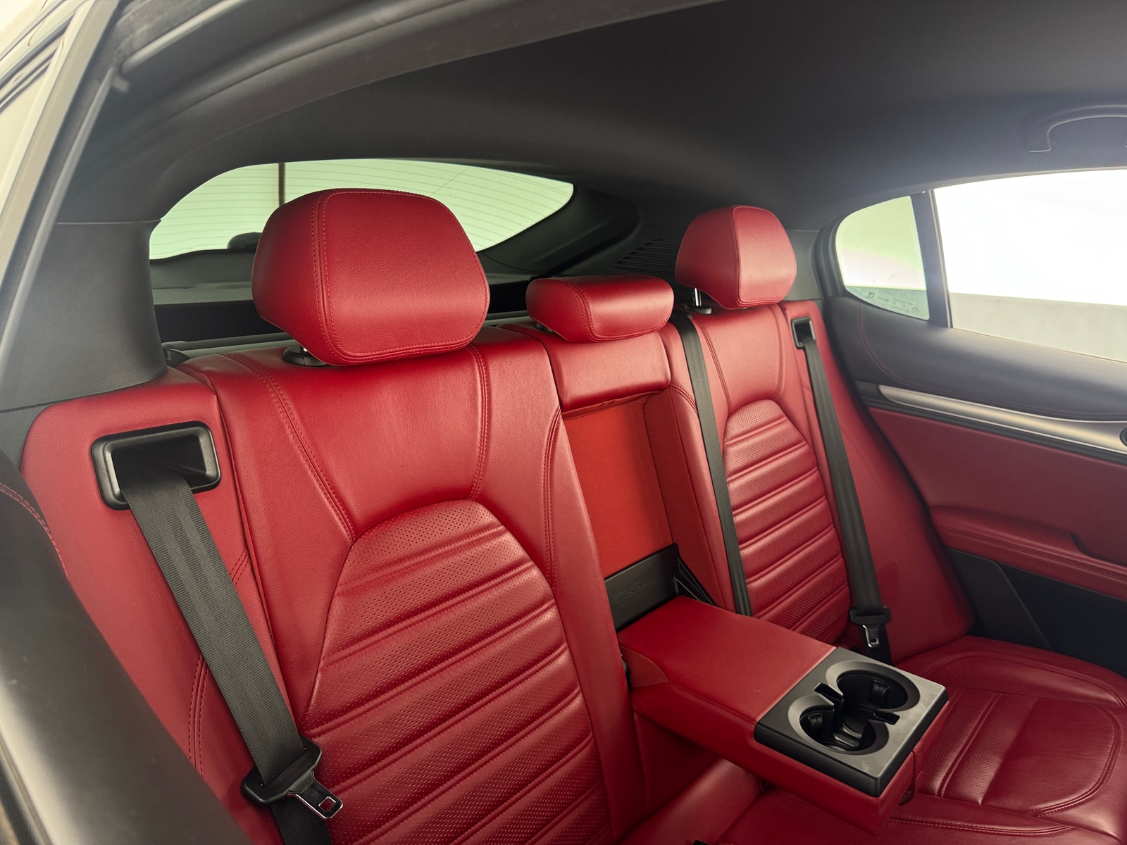 Thumbnail: 2018 Alfa Romeo Stelvio - 5