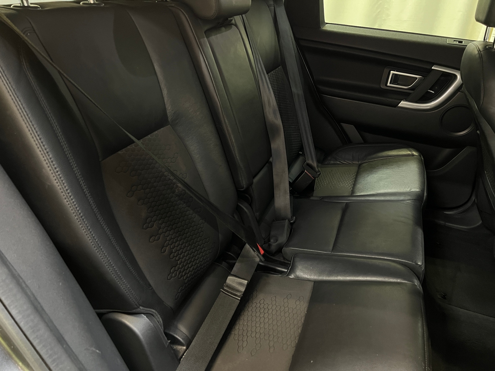 Thumbnail: 2018 Land Rover Discovery Sport - 5