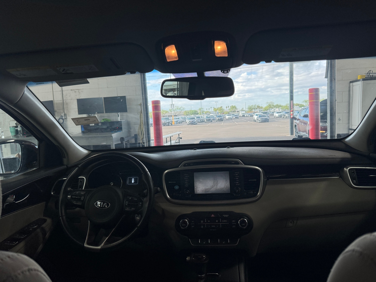 Thumbnail: 2017 Kia Sorento - 3