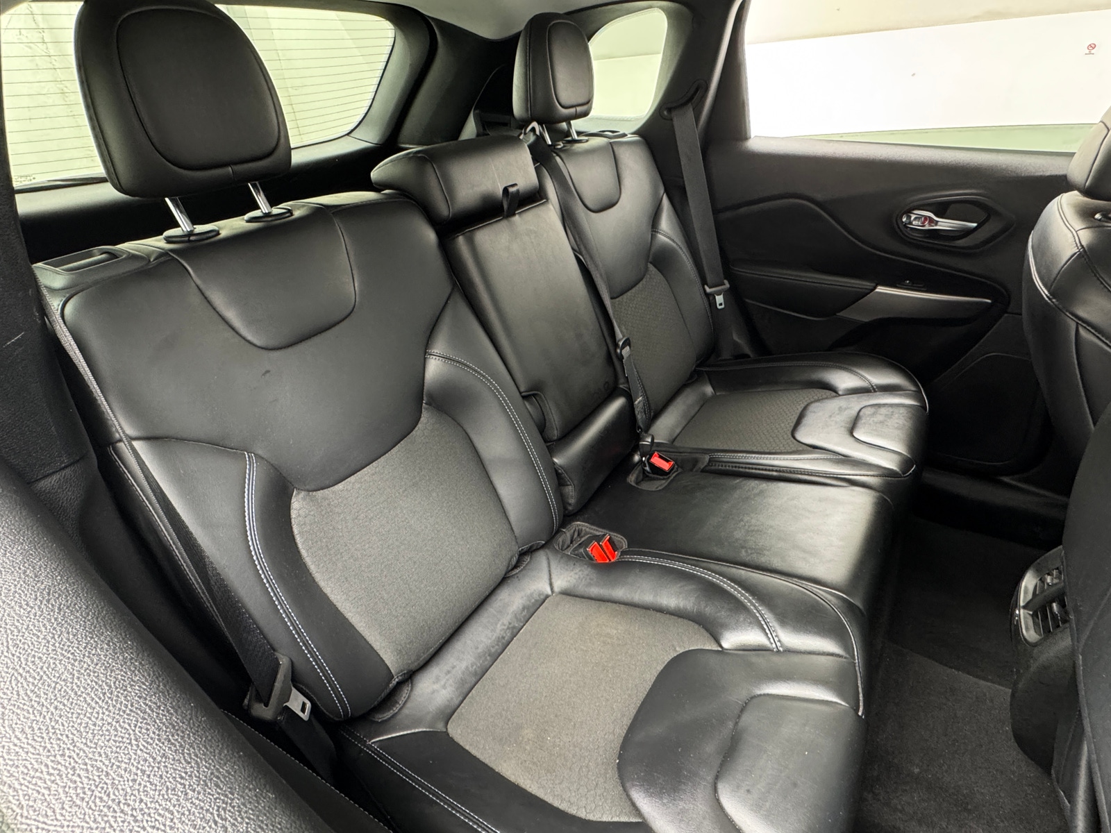Thumbnail: 2021 Jeep Cherokee - 6