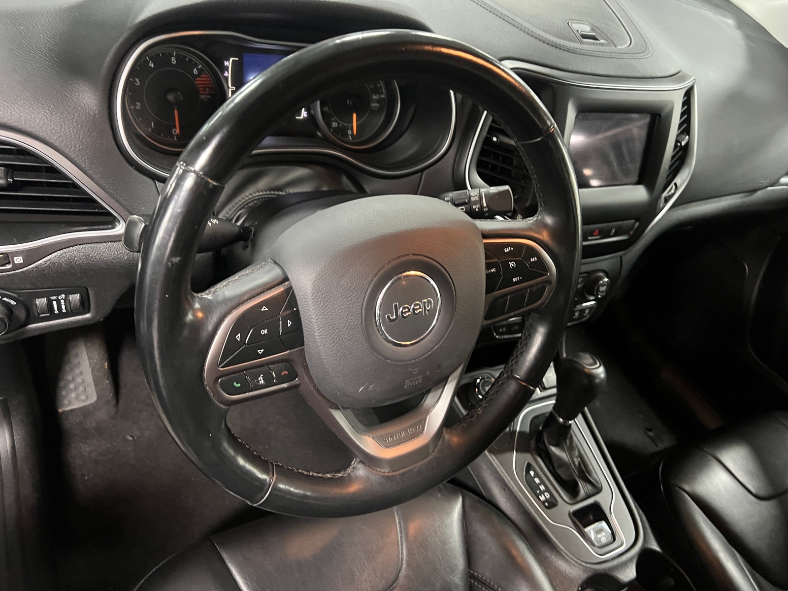Thumbnail: 2021 Jeep Cherokee - 5