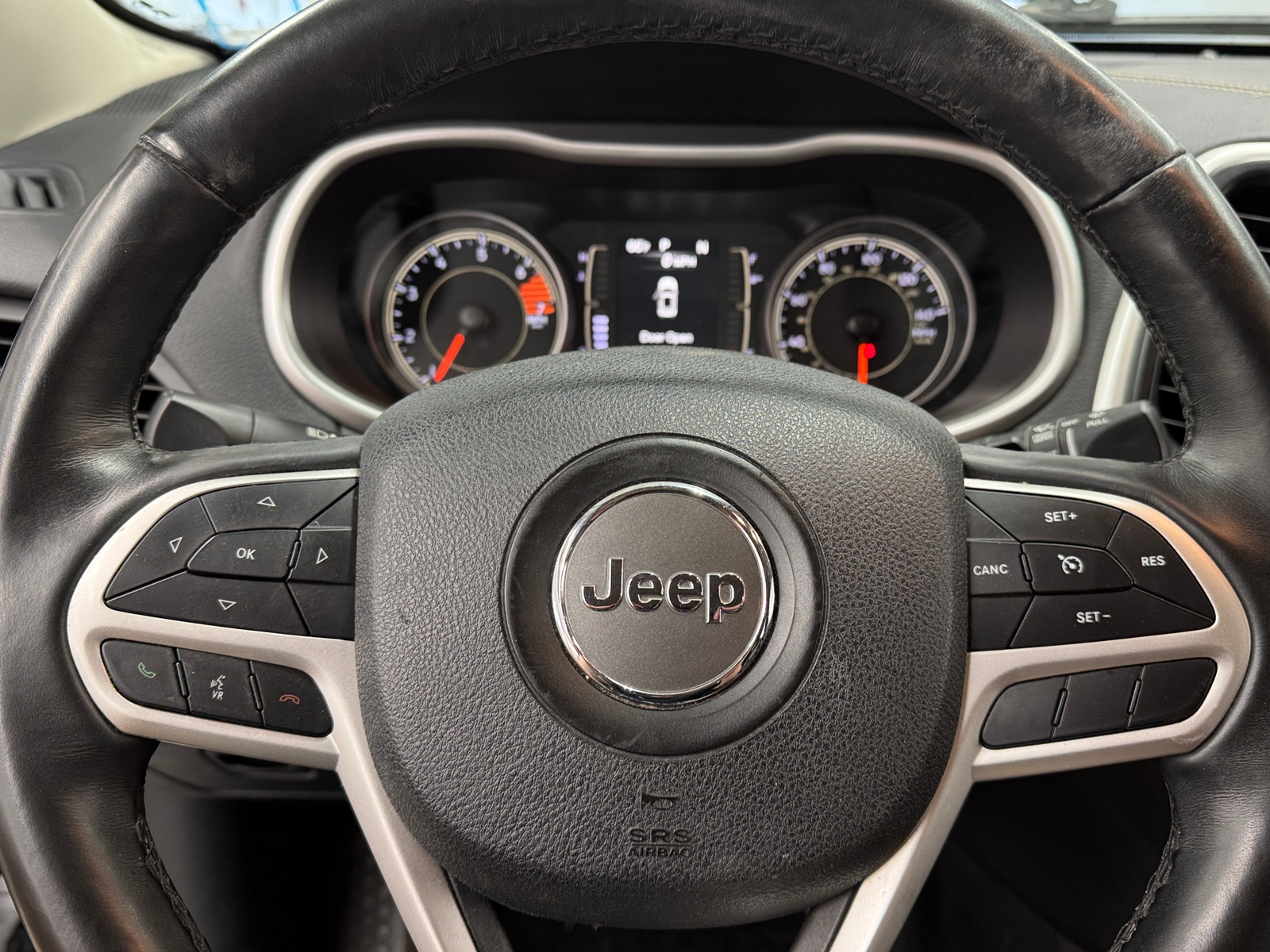 Thumbnail: 2018 Jeep Cherokee - 4