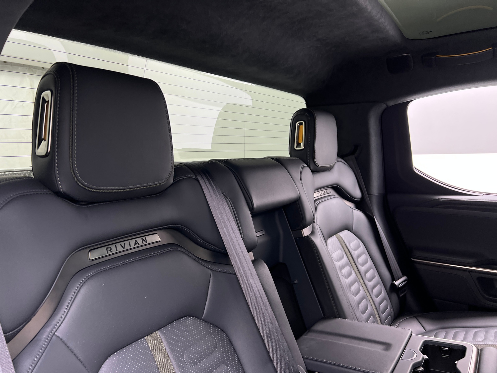 Thumbnail: 2022 Rivian R1T - 5