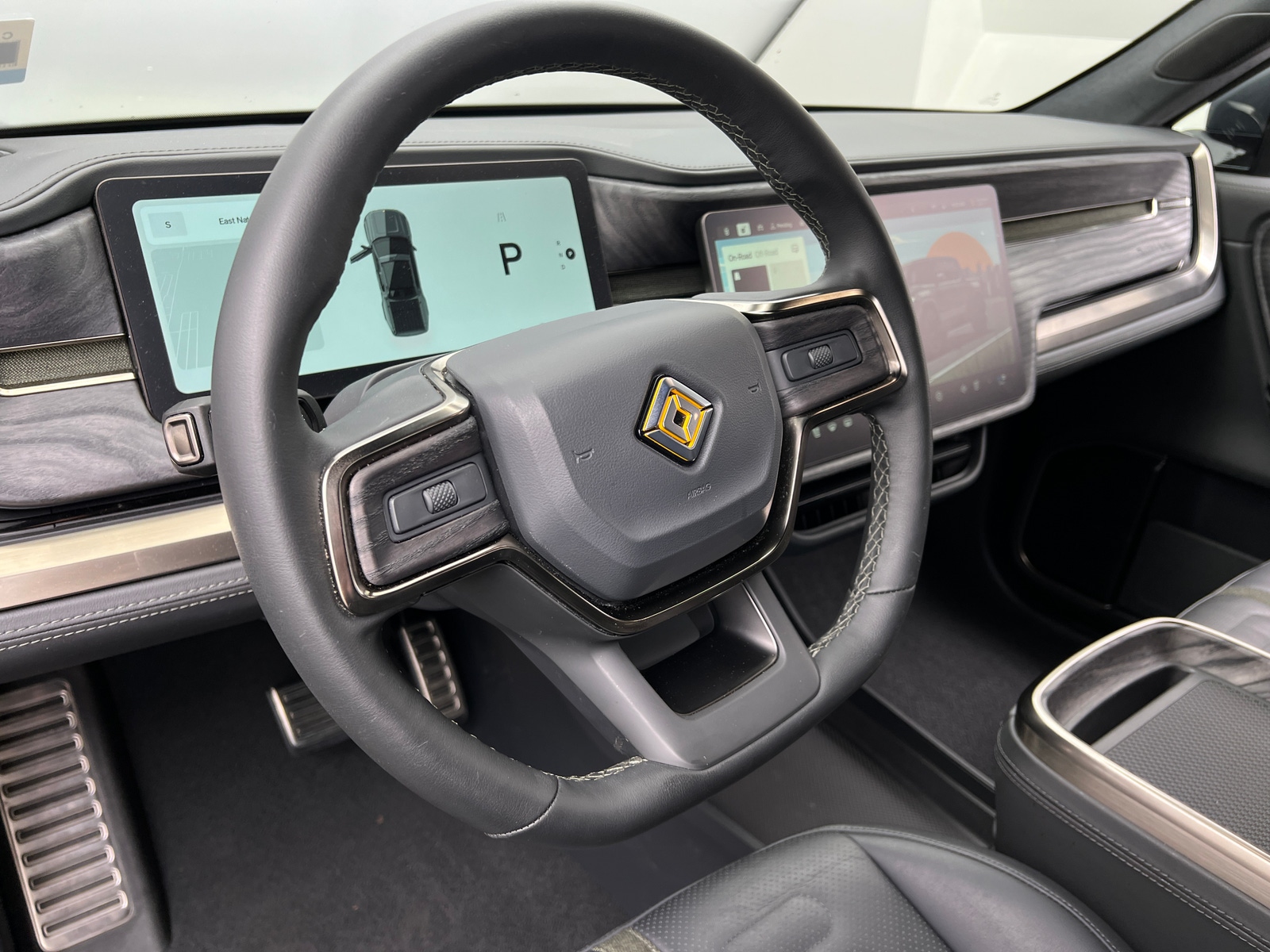 Thumbnail: 2022 Rivian R1T - 4