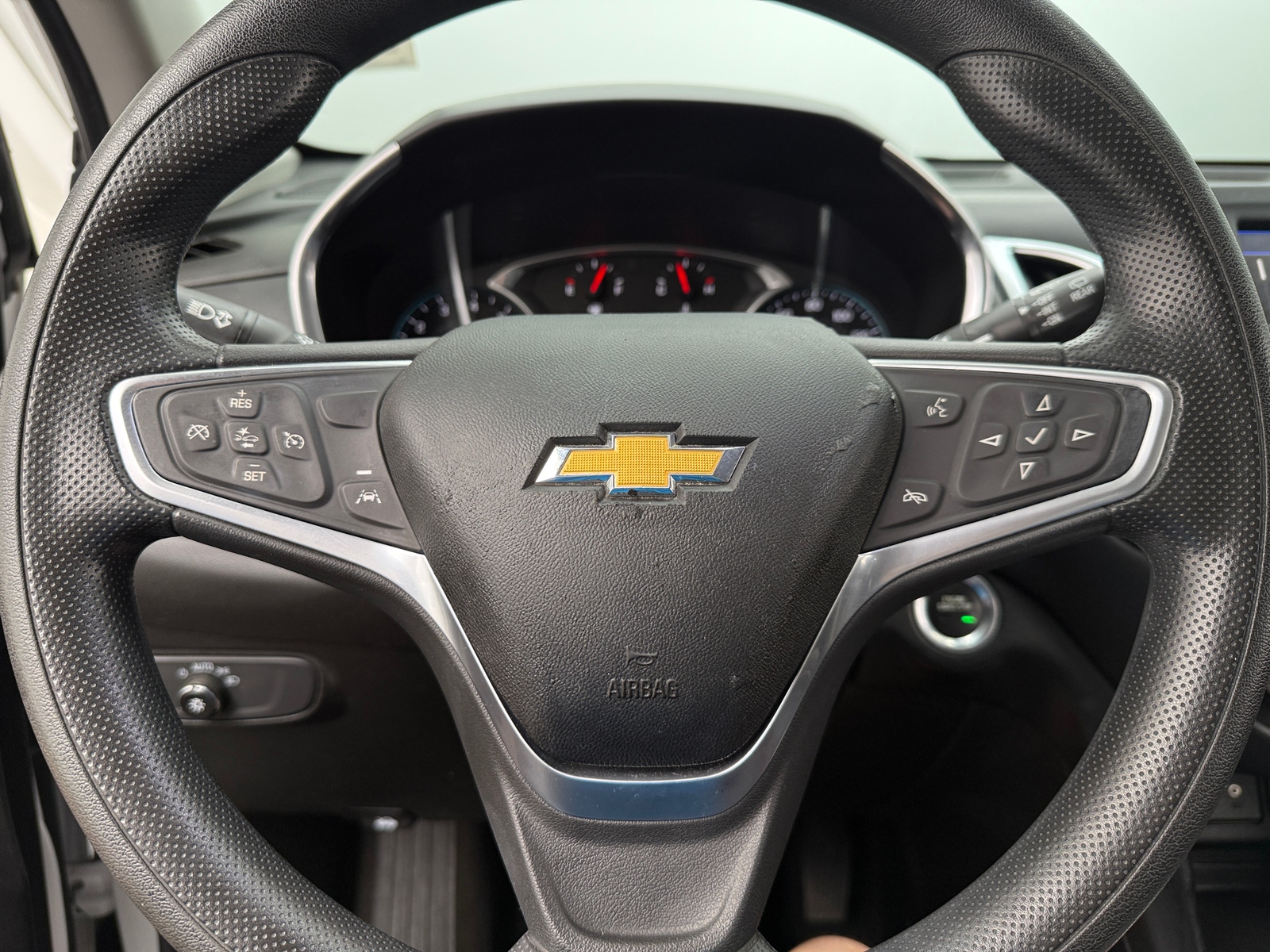 Thumbnail: 2022 Chevrolet Equinox - 5