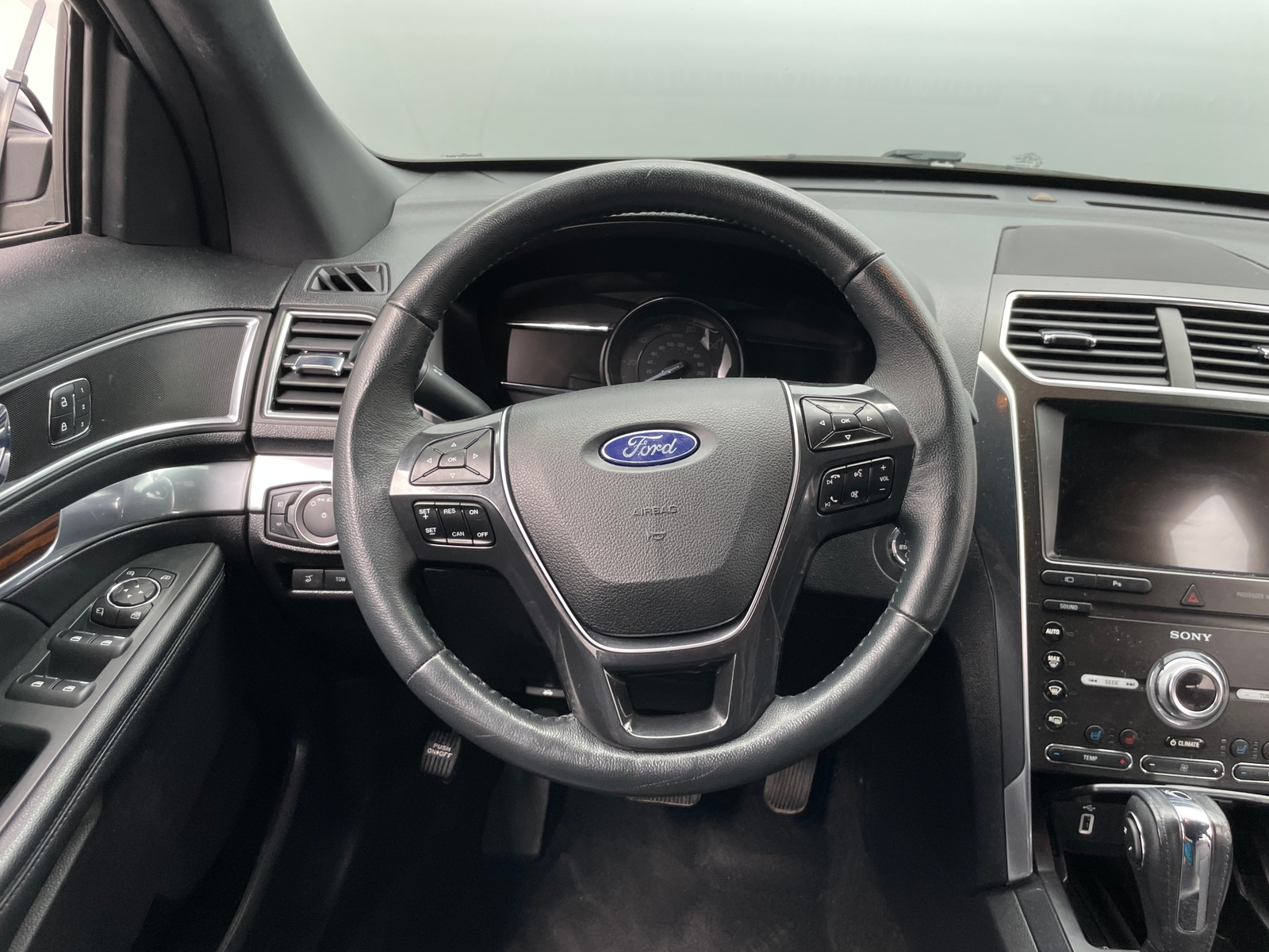Thumbnail: 2019 Ford Explorer - 4