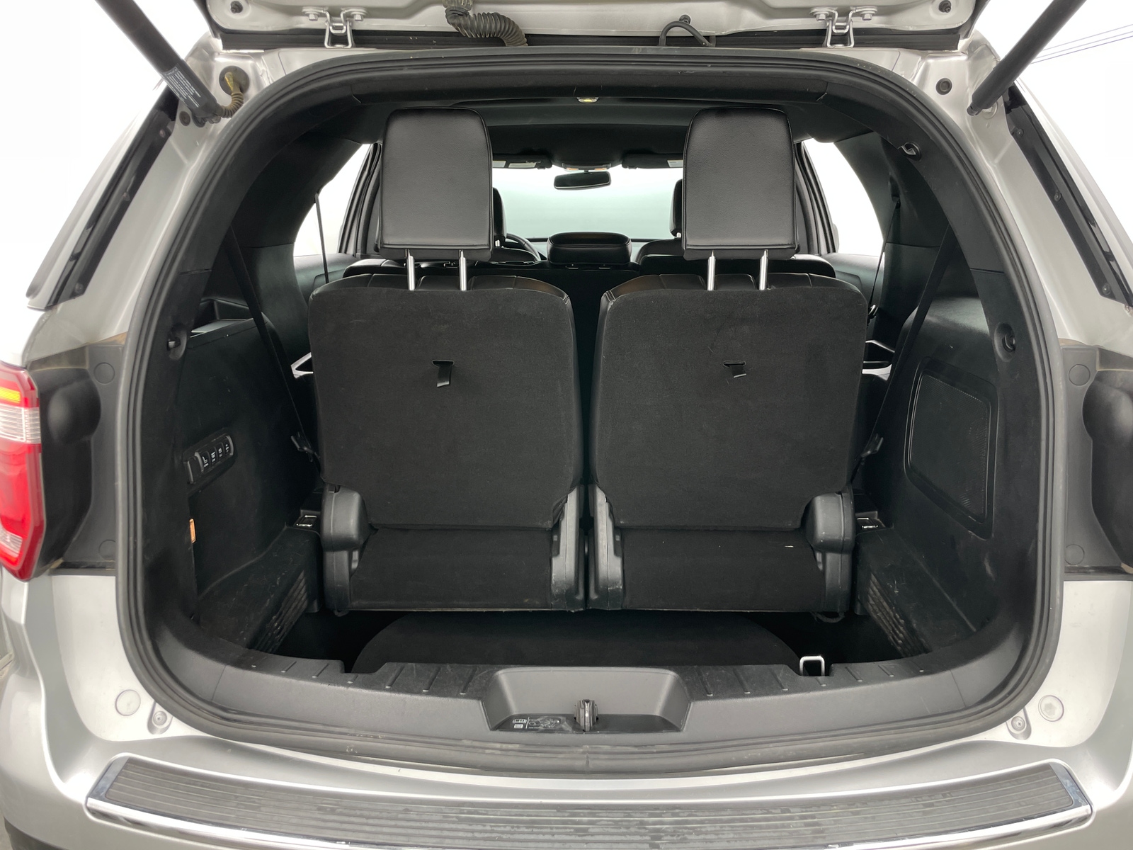 Thumbnail: 2019 Ford Explorer - 6
