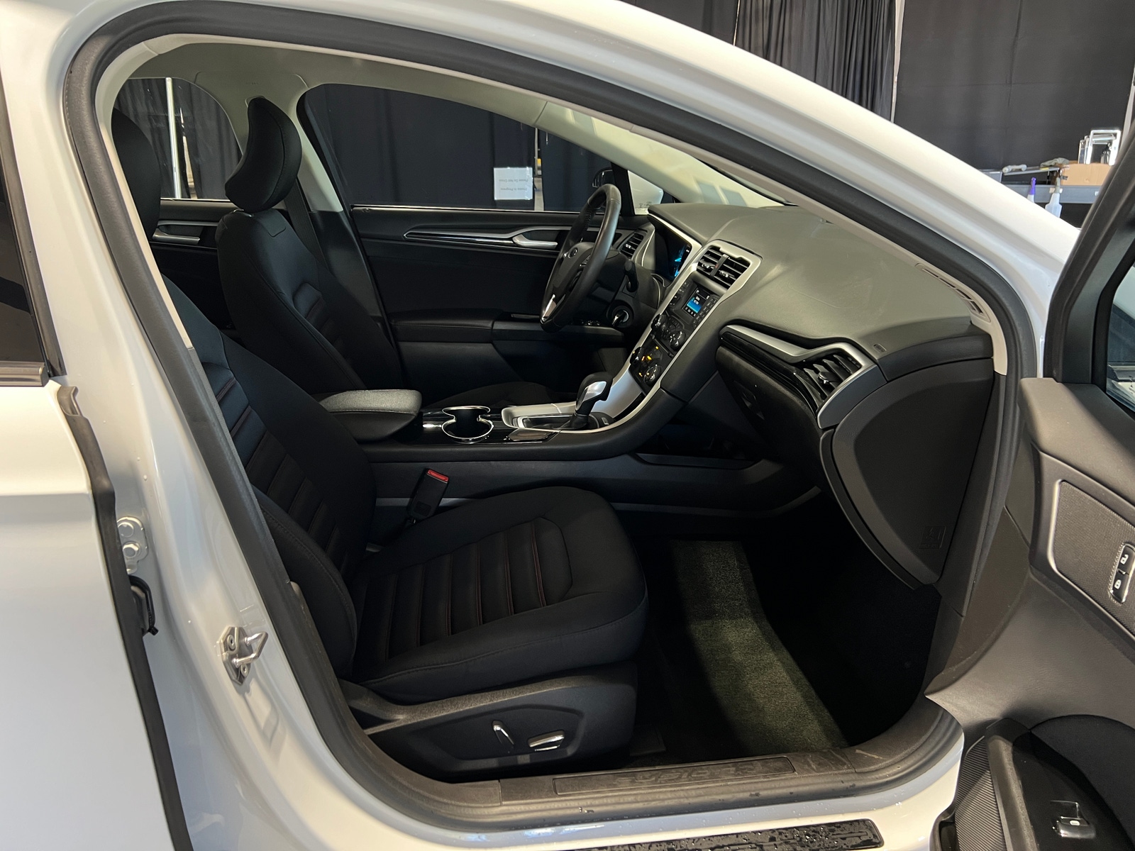 Thumbnail: 2016 Ford Fusion - 2