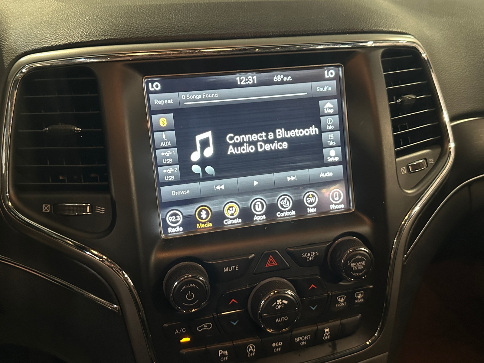 Thumbnail: 2018 Jeep Grand Cherokee - 3