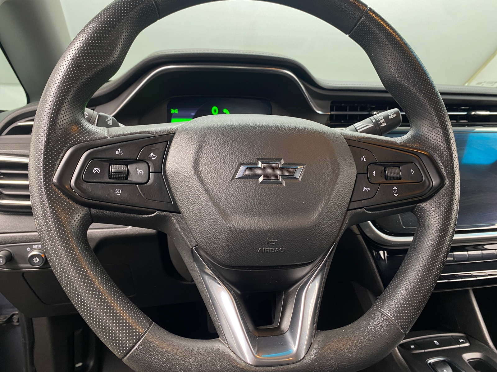 Thumbnail: 2023 Chevrolet Bolt EV - 5