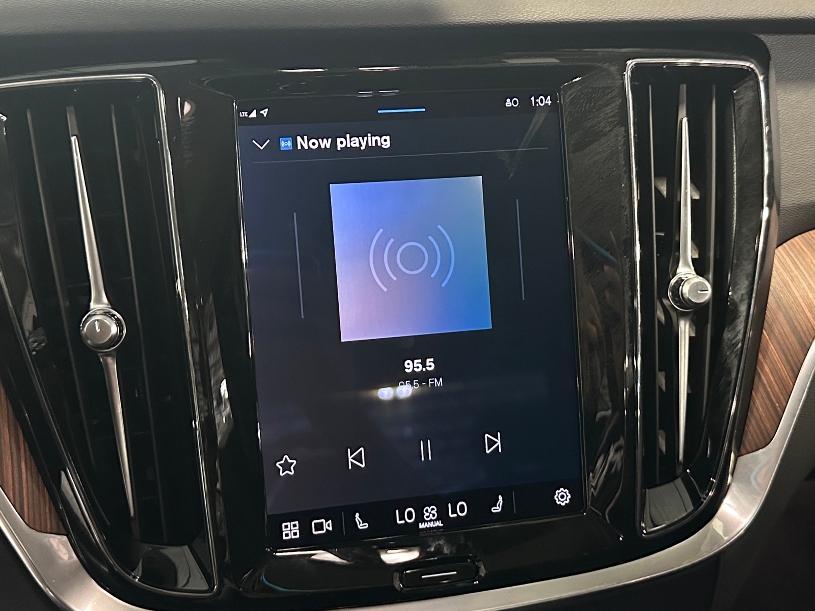 Thumbnail: 2023 Volvo S60 - 3