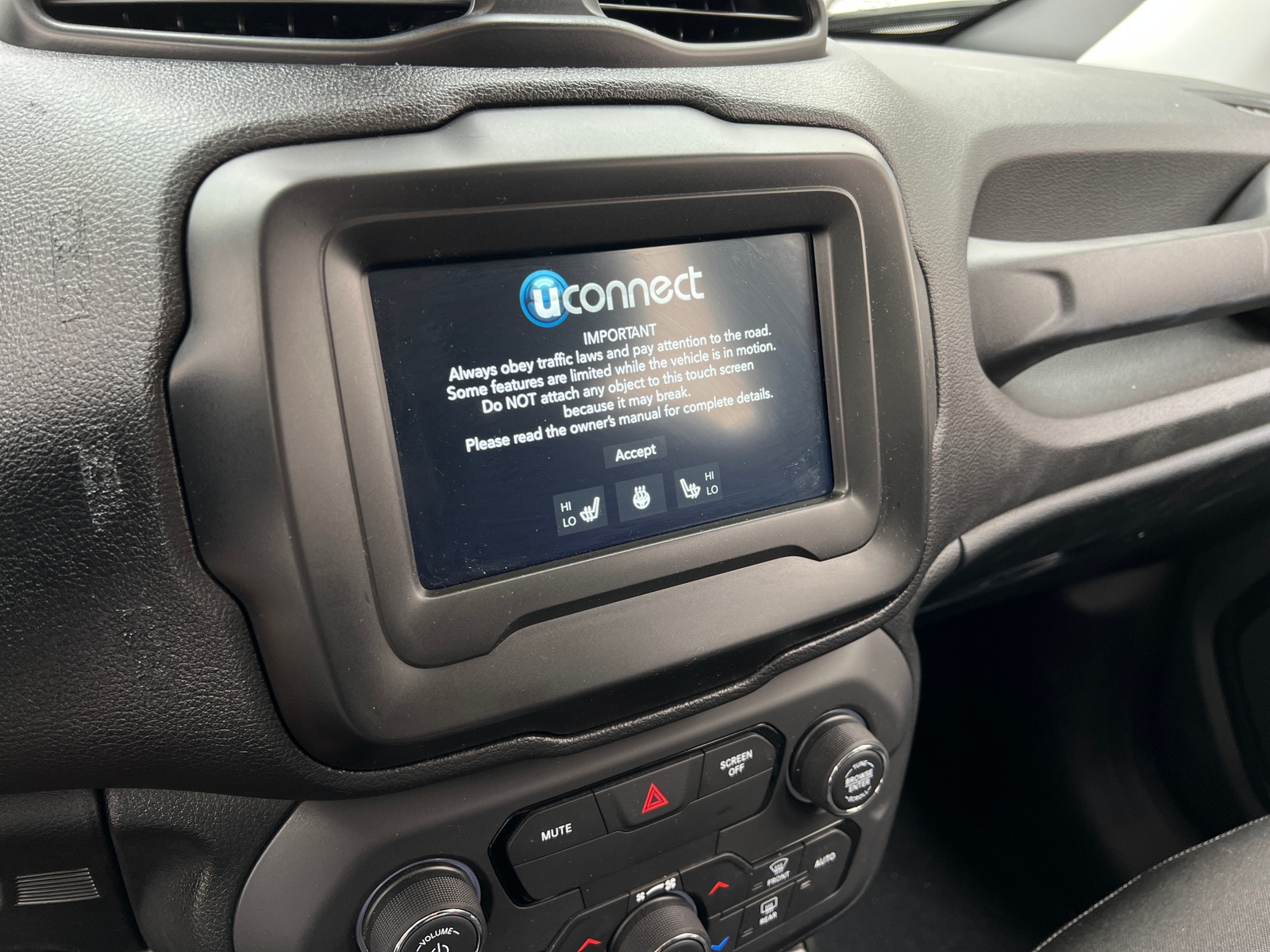 Thumbnail: 2018 Jeep Renegade - 4