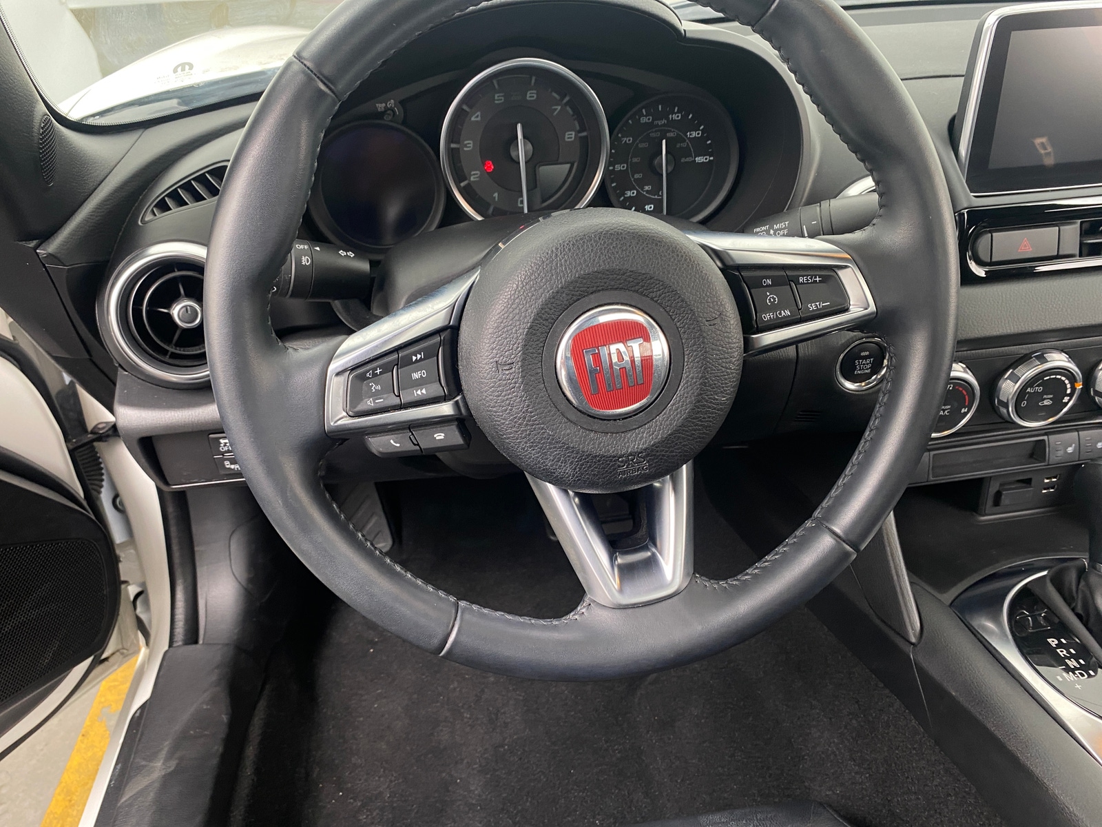 Thumbnail: 2018 Fiat 124 Spider - 4