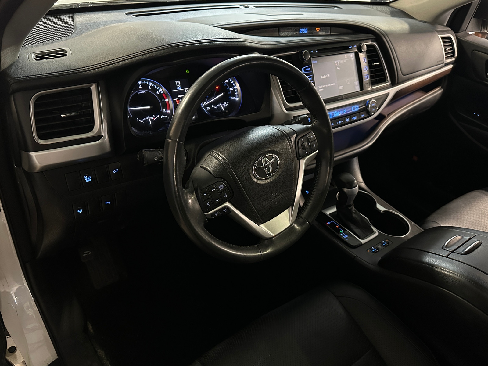 Thumbnail: 2014 Toyota Highlander - 2