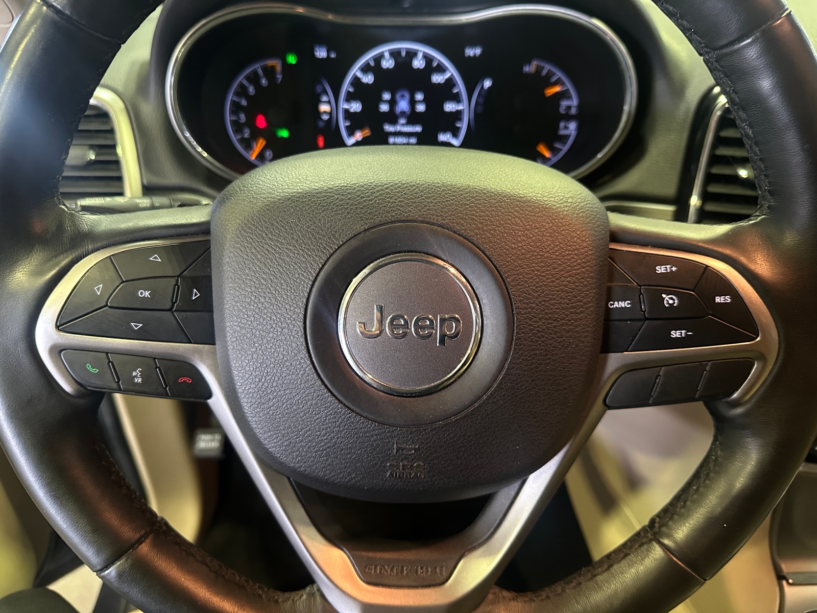 Thumbnail: 2019 Jeep Grand Cherokee - 4