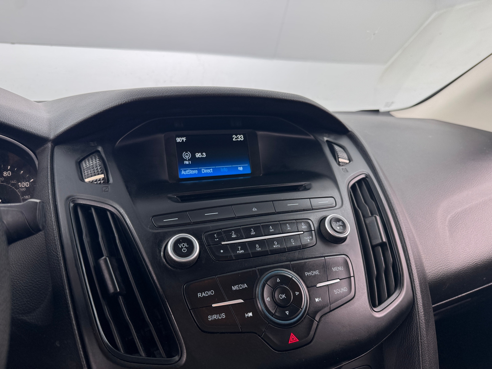 Thumbnail: 2017 Ford Focus - 4