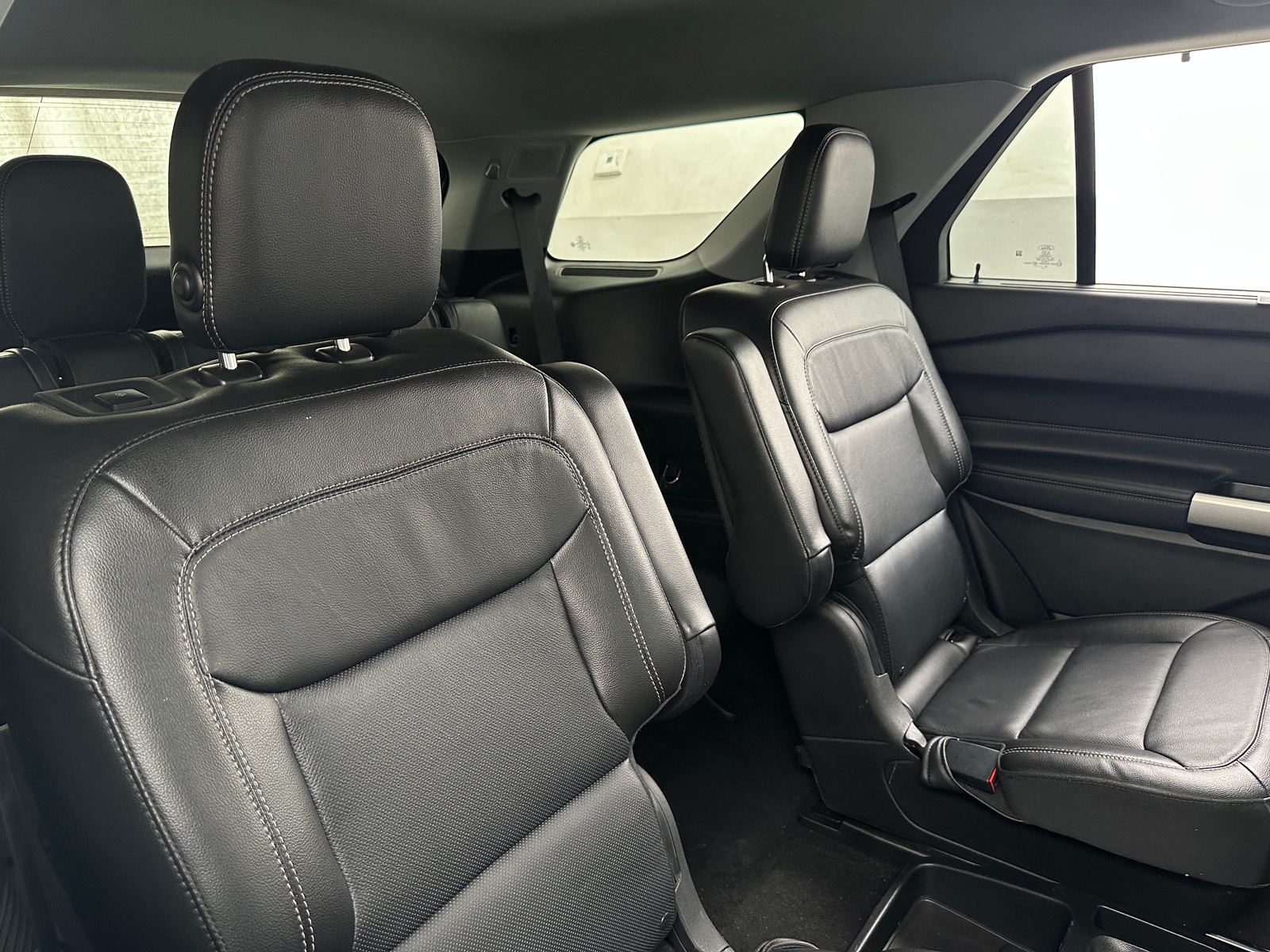 Thumbnail: 2020 Ford Explorer - 5