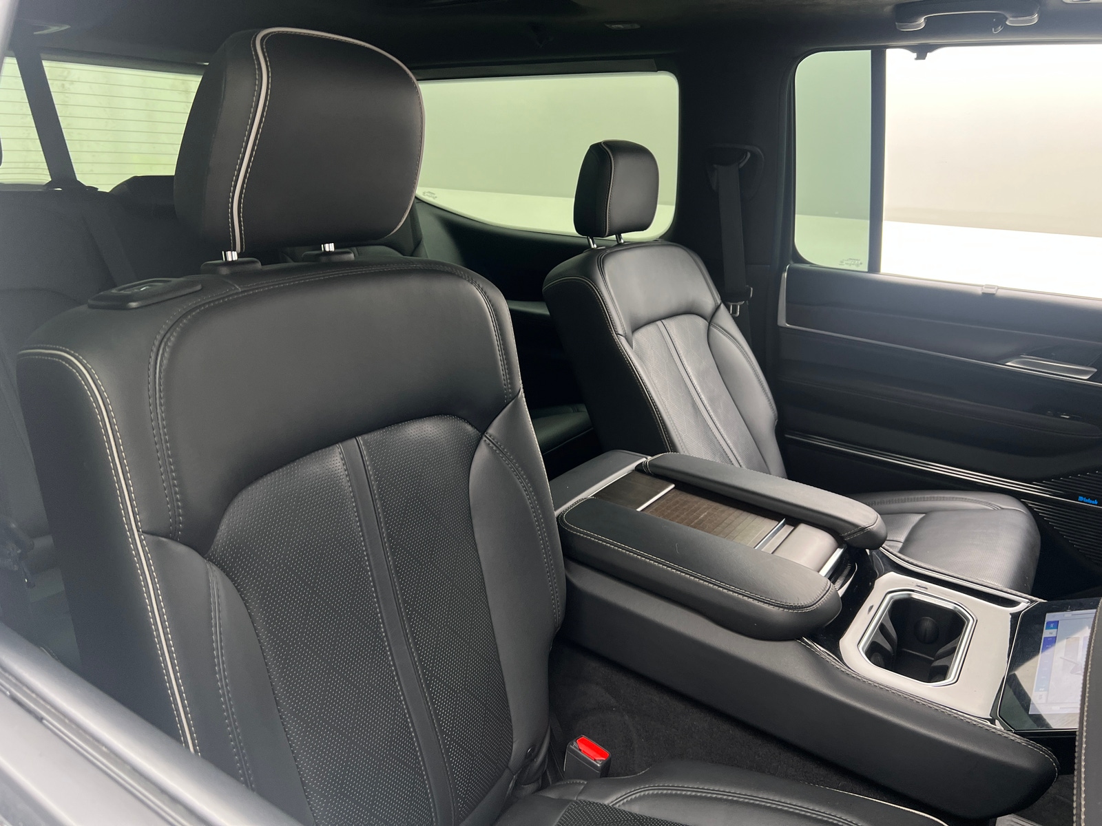 Thumbnail: 2022 Jeep Grand Wagoneer - 5