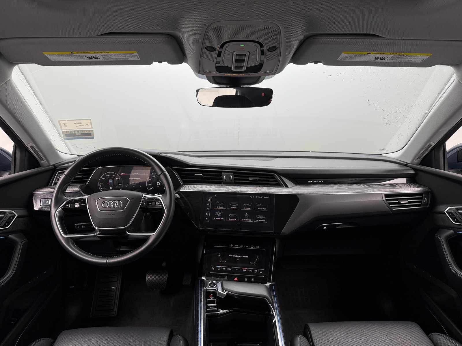 Thumbnail: 2021 Audi e-tron S - 2