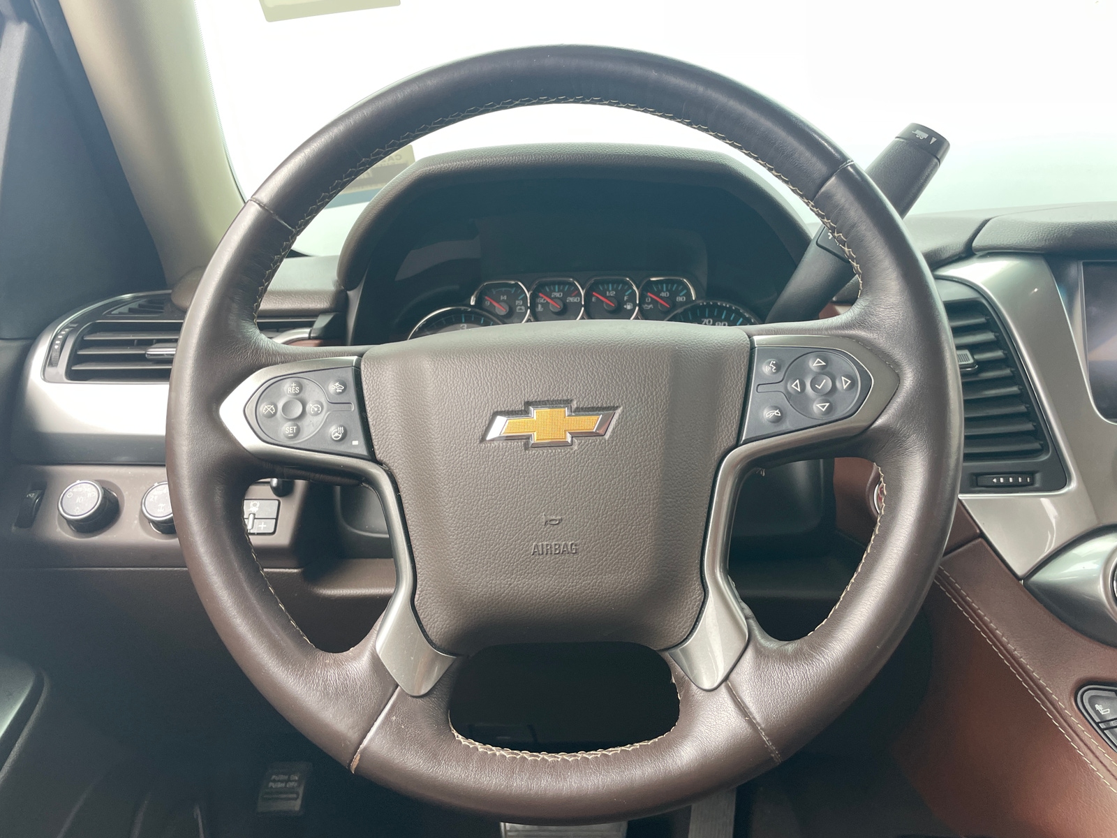 Thumbnail: 2019 Chevrolet Tahoe - 4