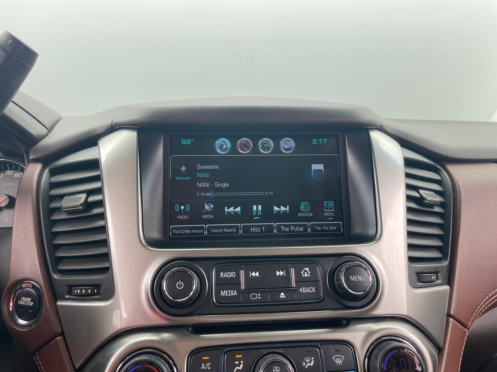 Thumbnail: 2019 Chevrolet Tahoe - 3