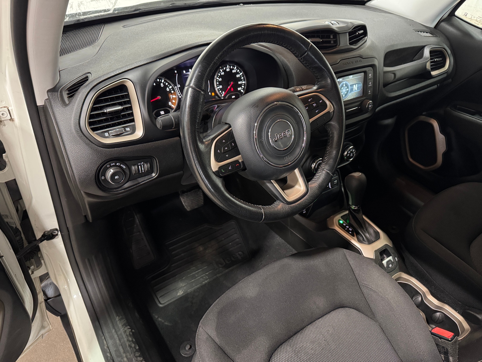 Thumbnail: 2017 Jeep Renegade - 3
