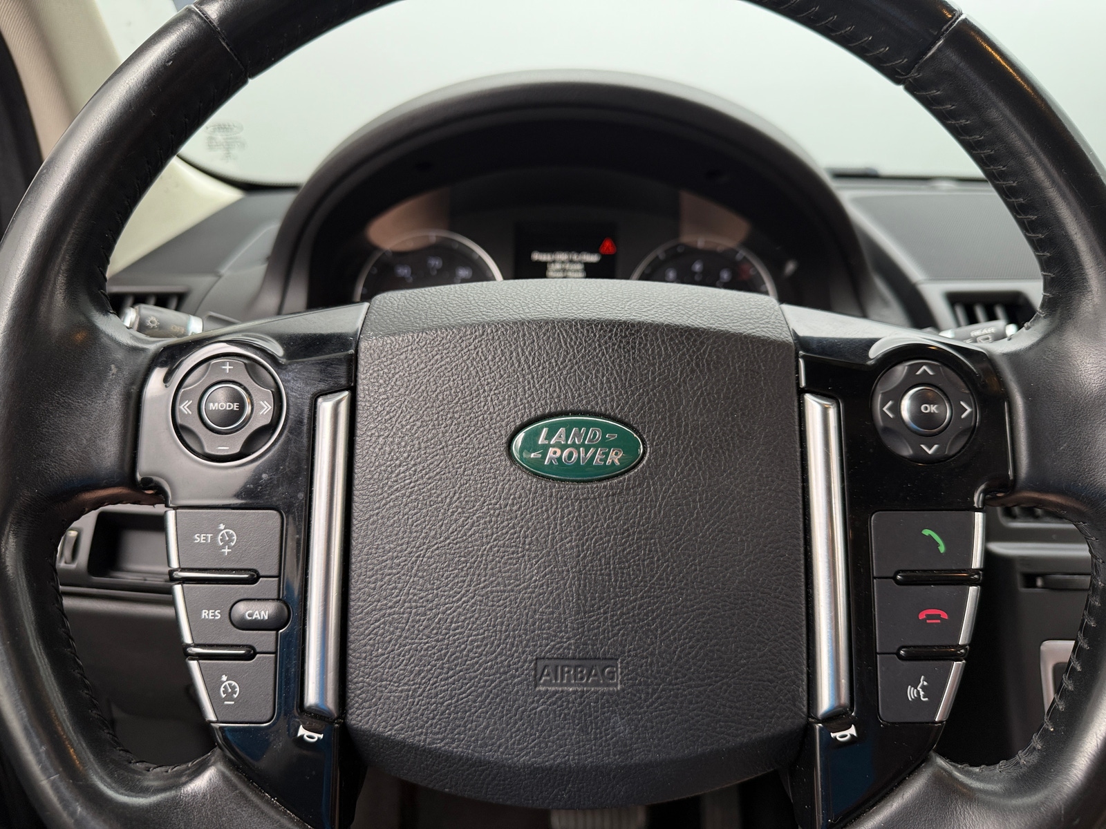 Thumbnail: 2015 Land Rover LR2 - 4