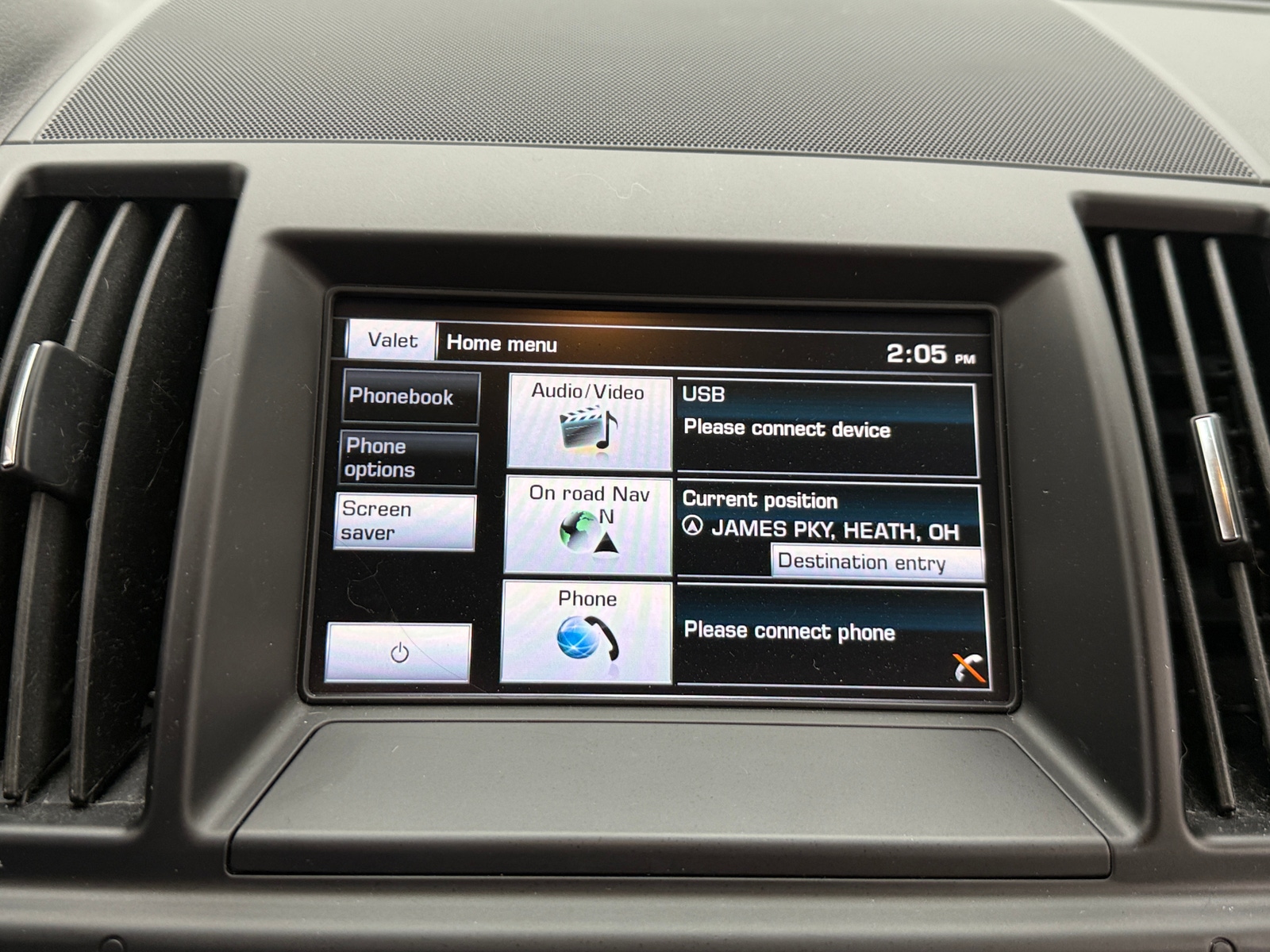 Thumbnail: 2015 Land Rover LR2 - 3