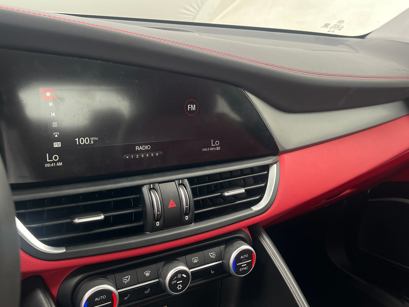Thumbnail: 2017 Alfa Romeo Giulia - 3