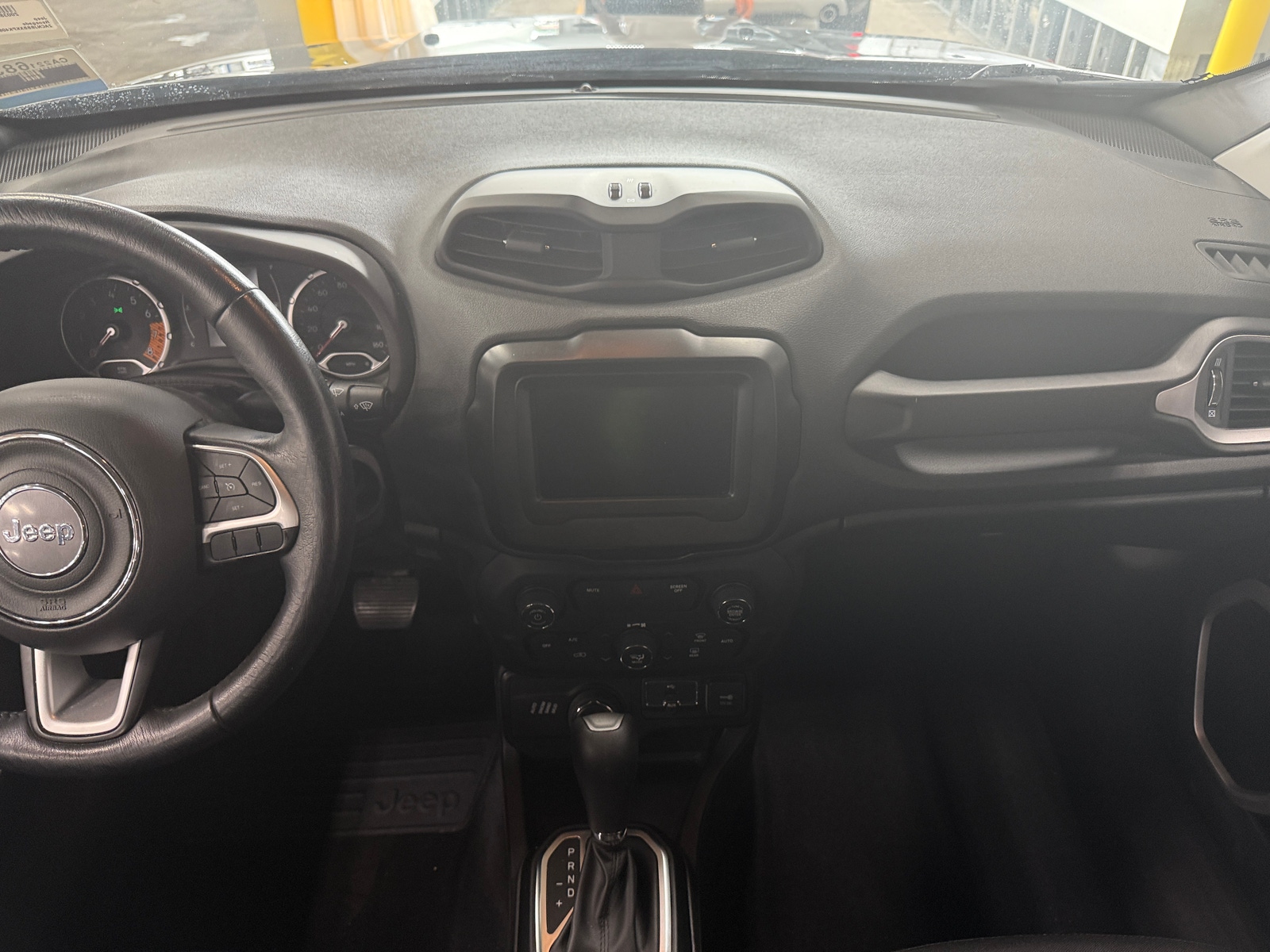 Thumbnail: 2019 Jeep Renegade - 3